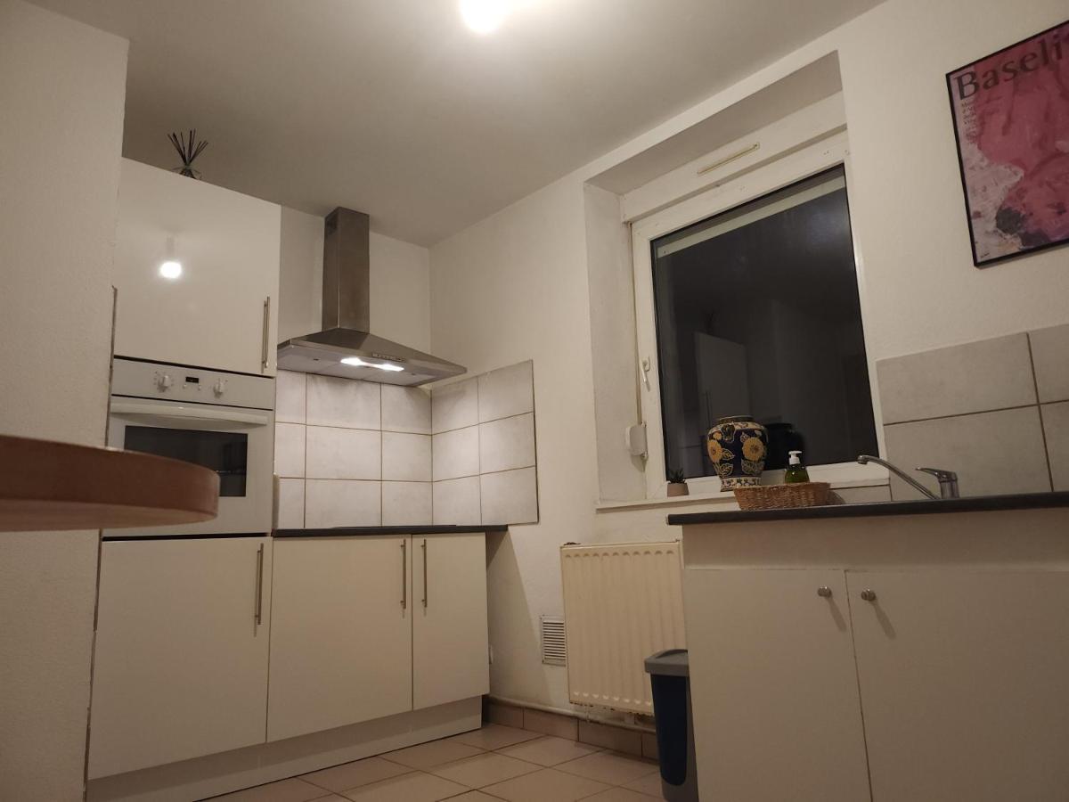 200 M Centre Maison Mitoyenne Avec Place De Parking Gratuite Appartamento *