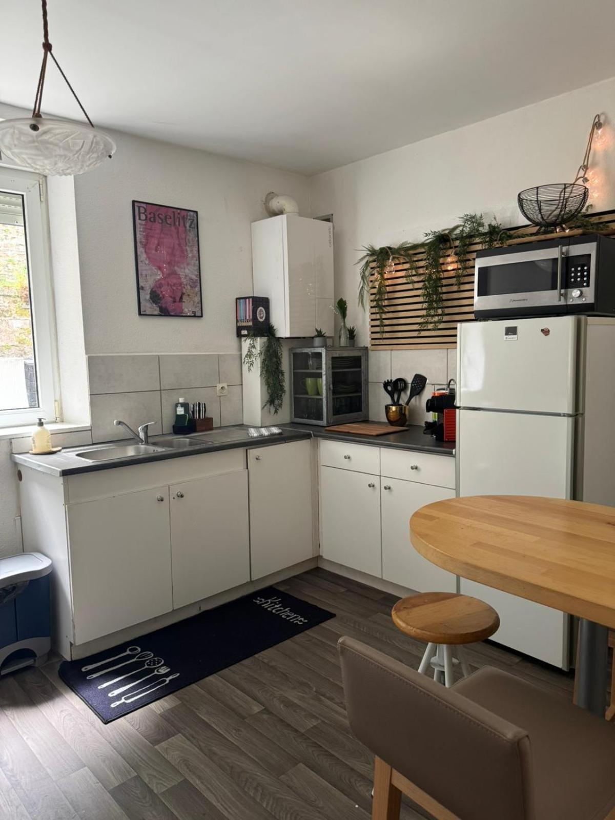 200 M Centre Maison Mitoyenne Avec Place De Parking Gratuite * Épinal